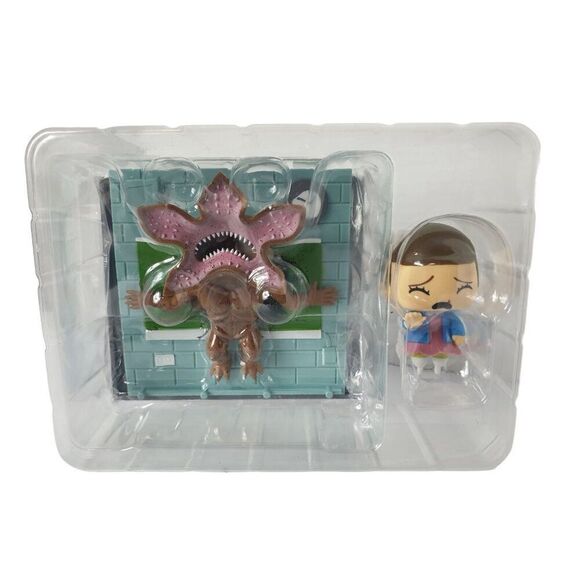 Stranger Things Eleven Vs. Demogorgon Lootcrate & Super Emo Friends - Picture 3 of 6